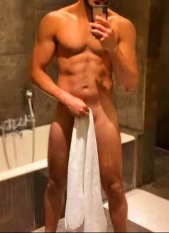 NO ADVANCE GURGAON MALE ESCORT SERVICE AVAILABLE 24HRS FOR FEMALES AND COUPLES 