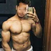 CALL BOY FOR FEMALES IN NOIDA AND GREATER NOIDA (MALE ESCORT) 